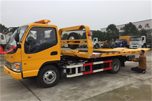 克拉玛依哪里有拖车服务